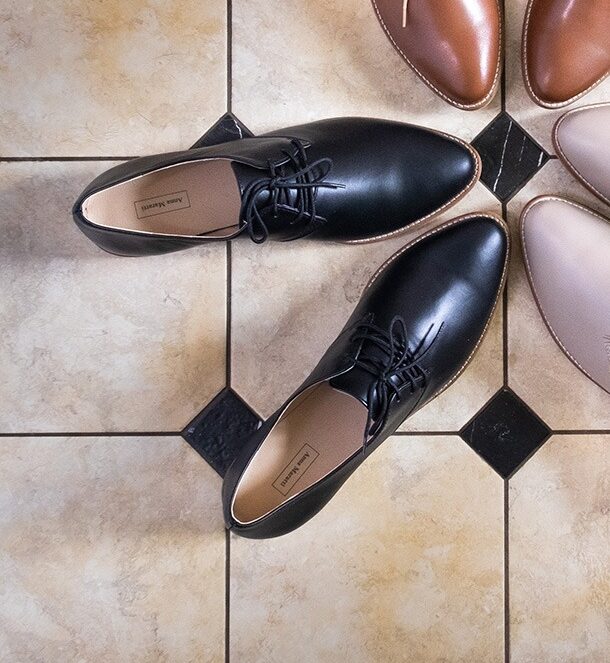 MOSE | black grain leather